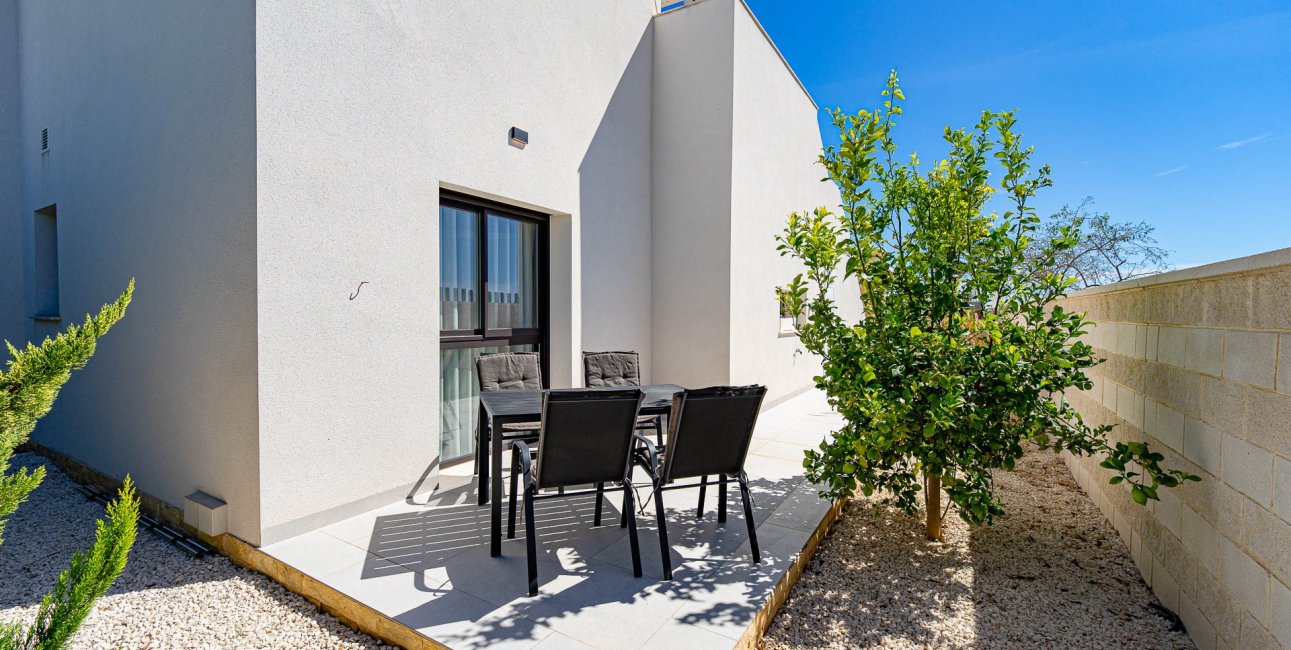 Reventa - Villa -
Ciudad Quesada - Doña Pepa