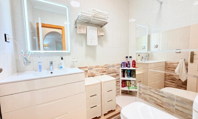 Resale - Apartment / flat -
Los Montesinos - La Herrada