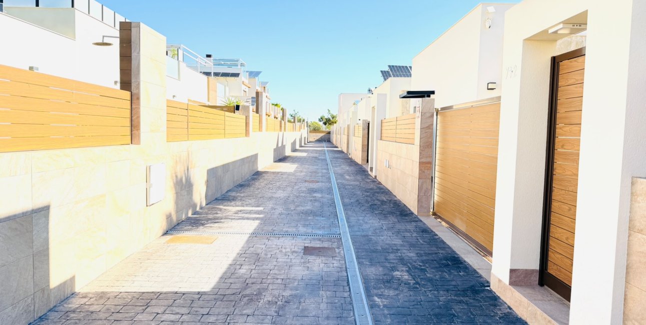 Reventa - Bungalow -
Los Montesinos - La Herrada