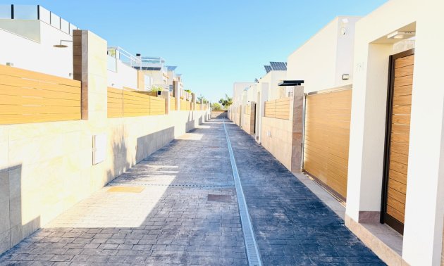 Reventa - Bungalow -
Los Montesinos - La Herrada