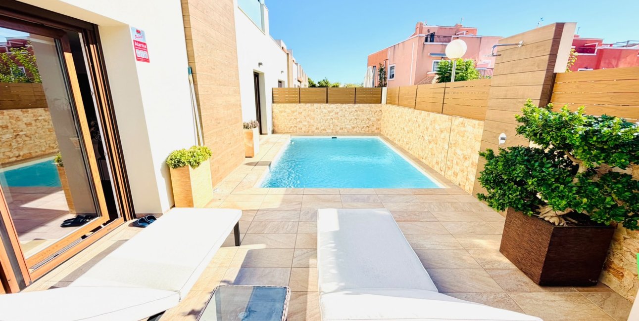 Reventa - Bungalow -
Los Montesinos - La Herrada