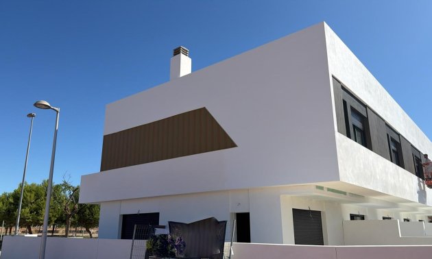 Obra nueva - Villa -
Pilar de la Horadada - pueblo