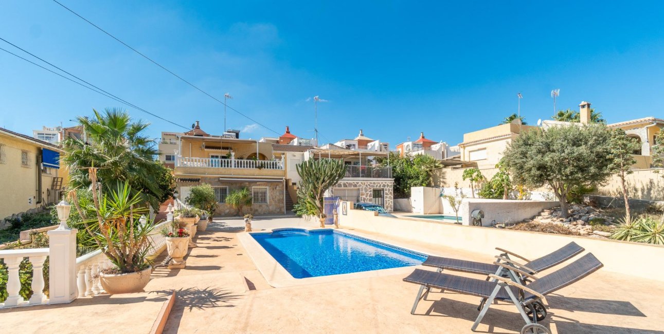 Resale - Villa -
Orihuela Costa - Los Balcones