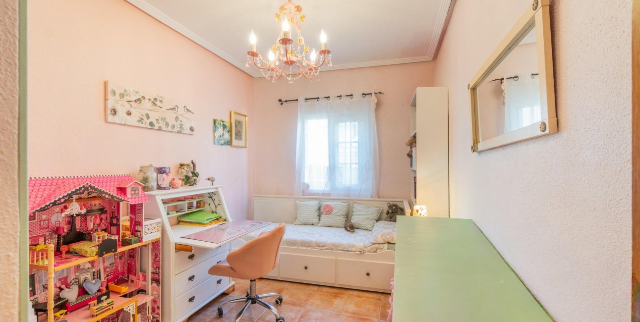 Resale - Villa -
Orihuela Costa - Los Balcones
