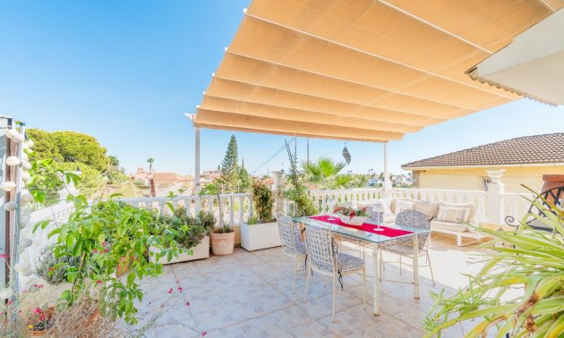 Resale - Villa -
Orihuela Costa - Los Balcones