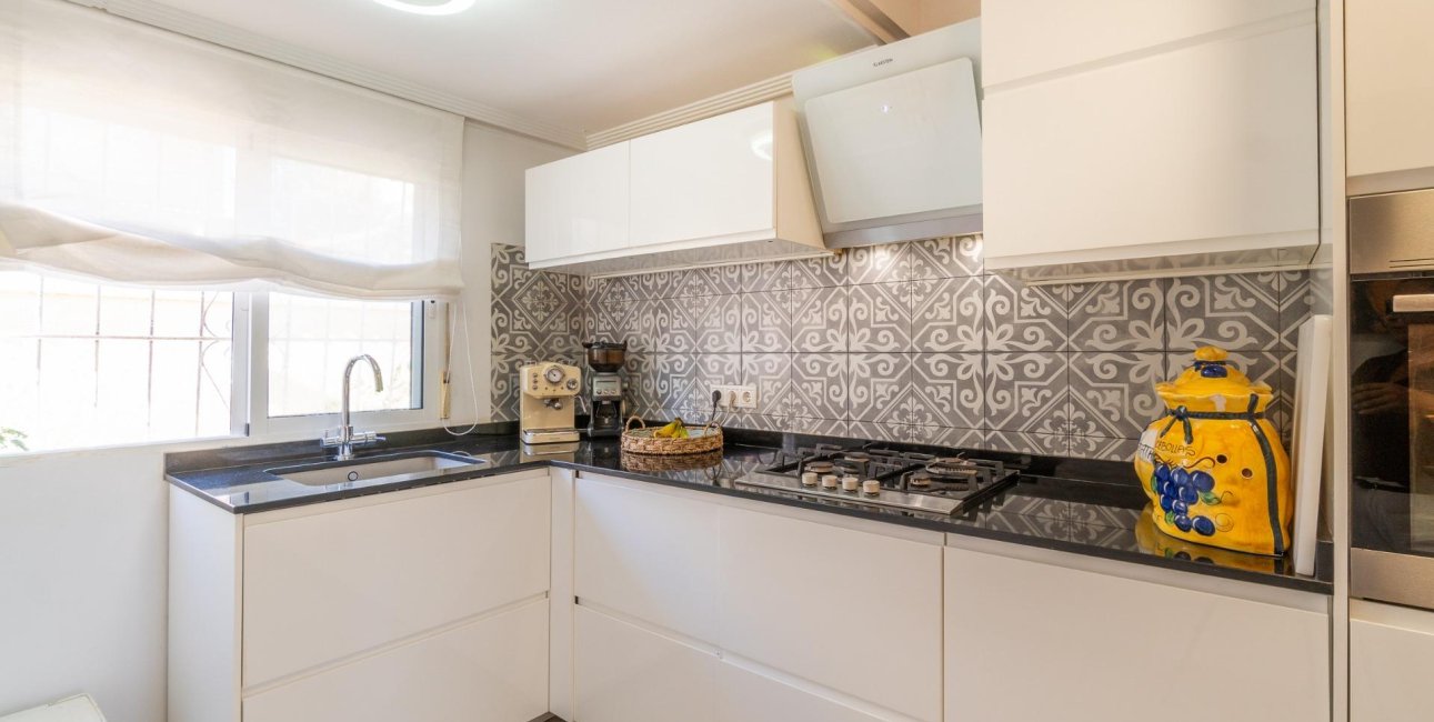 Resale - Villa -
Orihuela Costa - Los Balcones