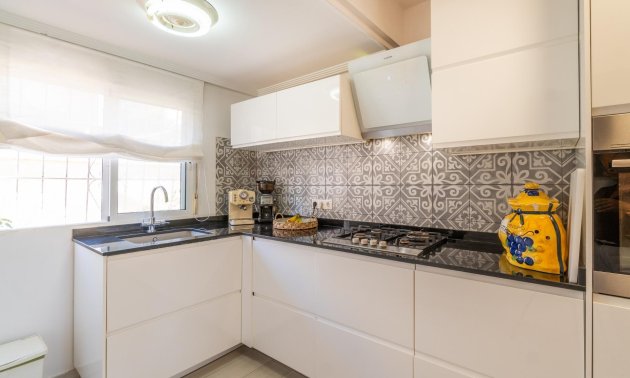 Resale - Villa -
Orihuela Costa - Los Balcones
