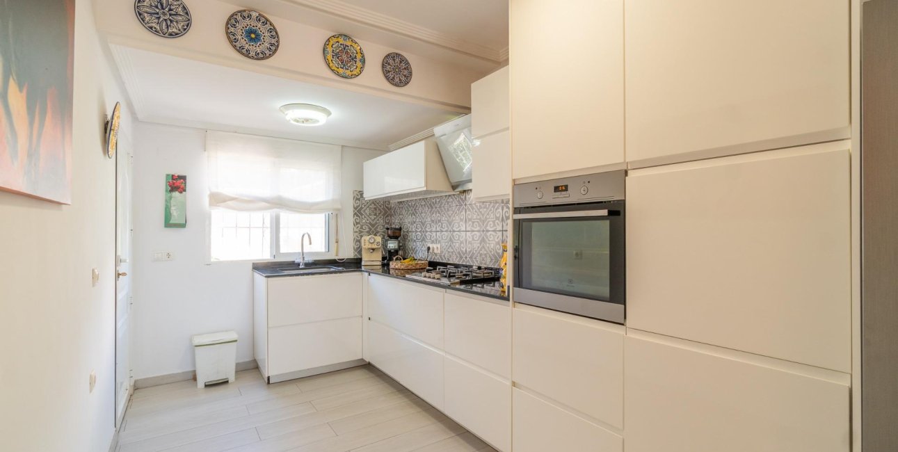 Resale - Villa -
Orihuela Costa - Los Balcones