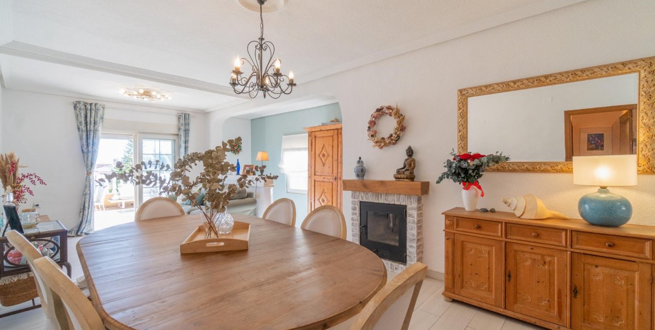 Resale - Villa -
Orihuela Costa - Los Balcones