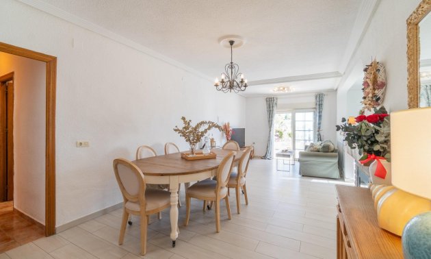 Resale - Villa -
Orihuela Costa - Los Balcones