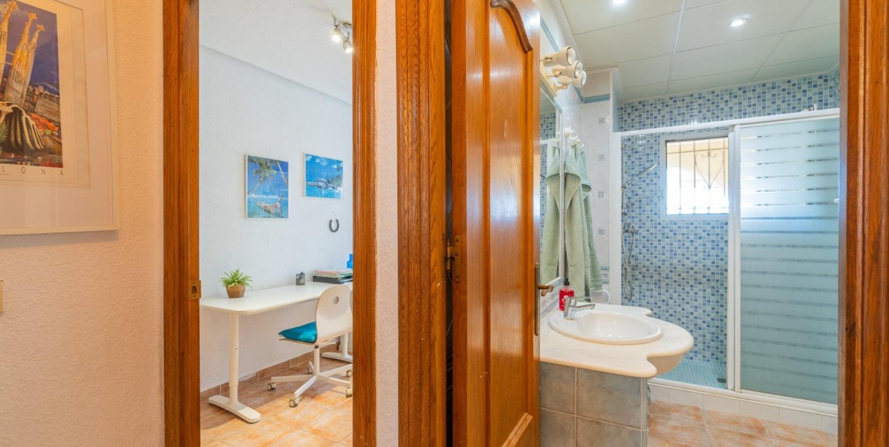Resale - Villa -
Orihuela Costa - Los Balcones