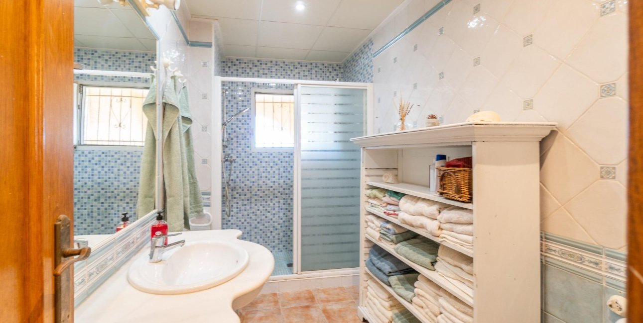 Resale - Villa -
Orihuela Costa - Los Balcones