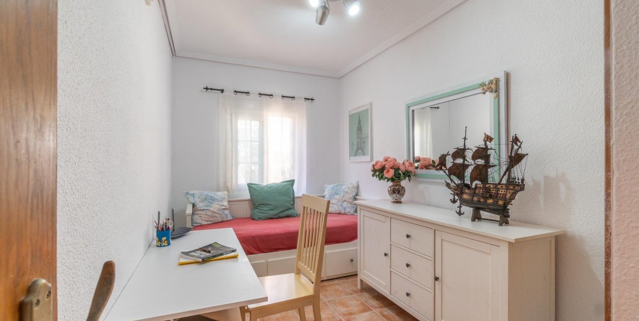 Resale - Villa -
Orihuela Costa - Los Balcones