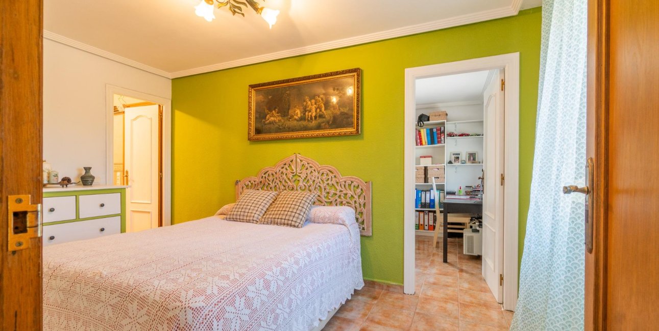 Resale - Villa -
Orihuela Costa - Los Balcones