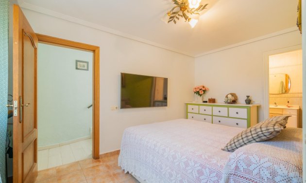 Resale - Villa -
Orihuela Costa - Los Balcones