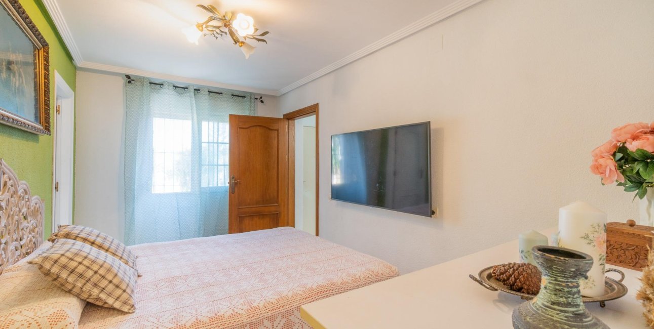 Resale - Villa -
Orihuela Costa - Los Balcones