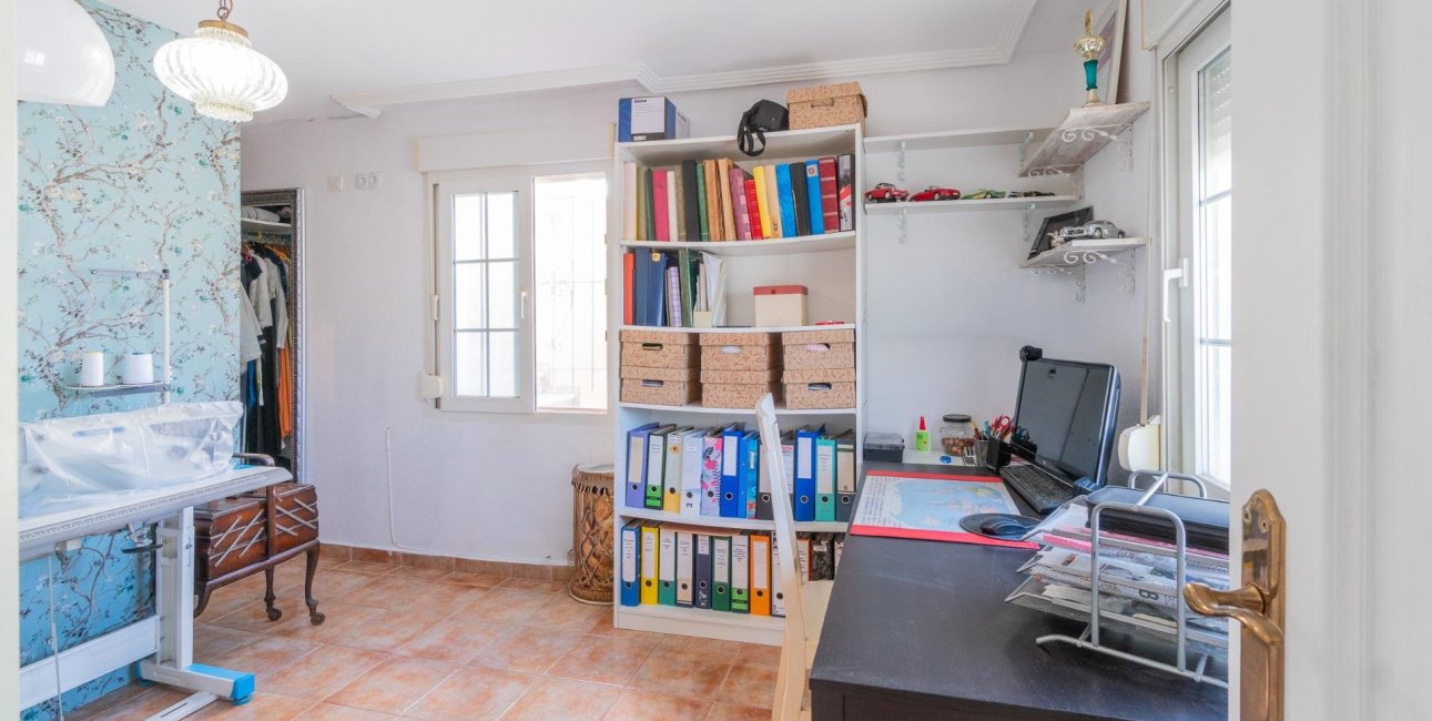 Resale - Villa -
Orihuela Costa - Los Balcones