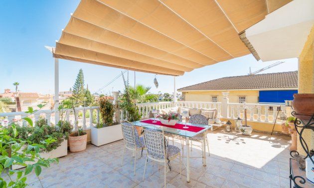 Resale - Villa -
Orihuela Costa - Los Balcones