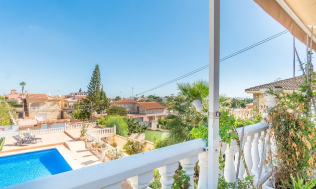 Resale - Villa -
Orihuela Costa - Los Balcones