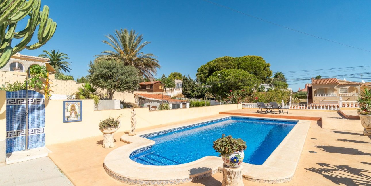 Resale - Villa -
Orihuela Costa - Los Balcones