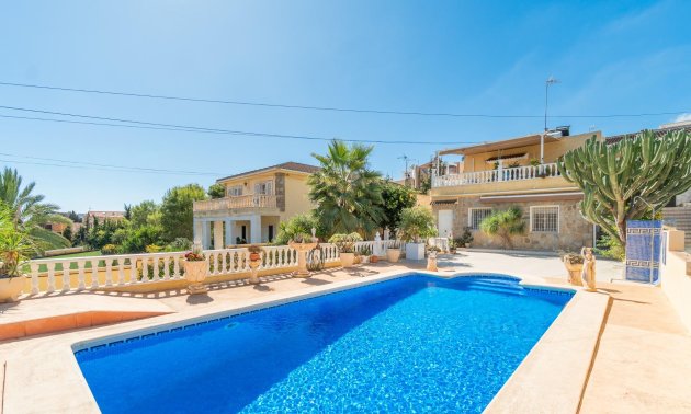 Resale - Villa -
Orihuela Costa - Los Balcones