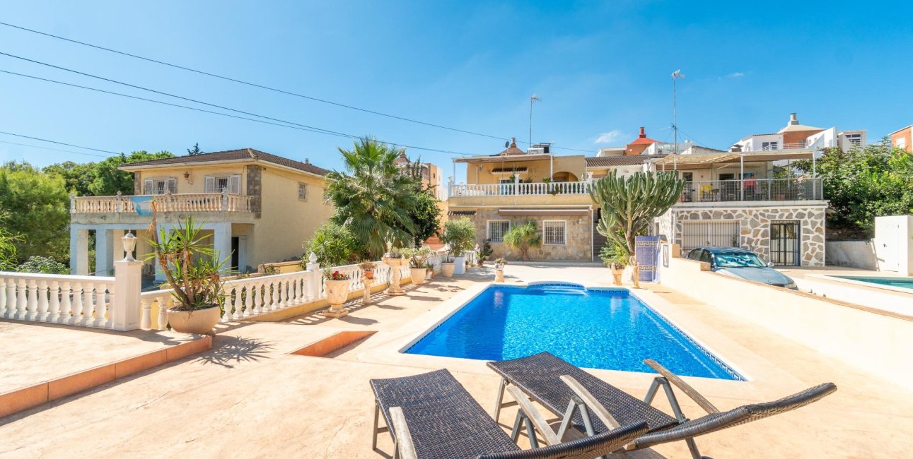 Resale - Villa -
Orihuela Costa - Los Balcones
