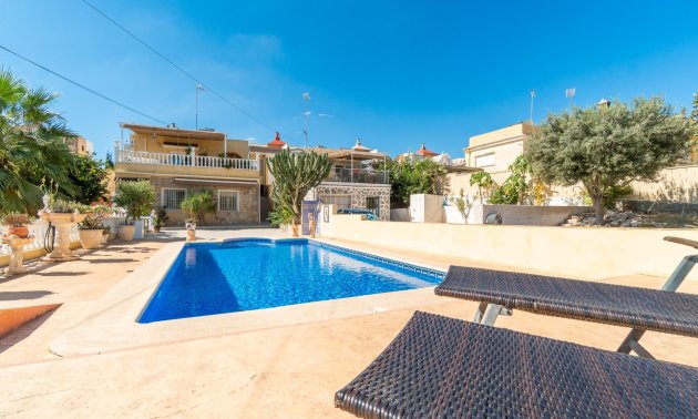 Resale - Villa -
Orihuela Costa - Los Balcones