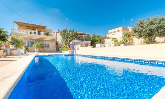 Resale - Villa -
Orihuela Costa - Los Balcones