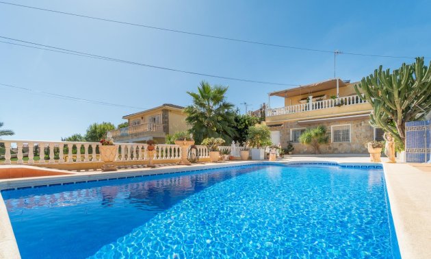 Resale - Villa -
Orihuela Costa - Los Balcones