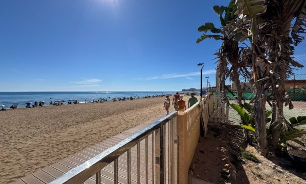 Resale - Apartment / flat -
Torrevieja - Los Europeos