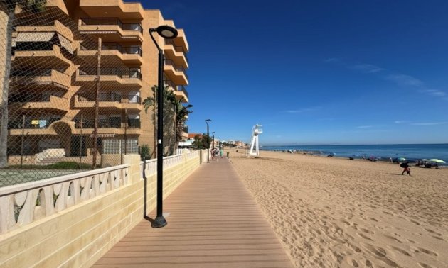 Resale - Apartment / flat -
Torrevieja - Los Europeos