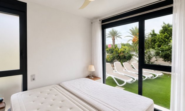 Reventa - Apartamento / piso -
Orihuela Costa - Punta Prima