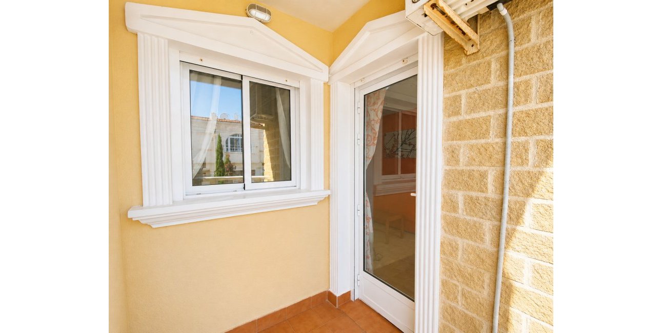 Resale - Apartment / flat -
Torrevieja - Playa Del Cura