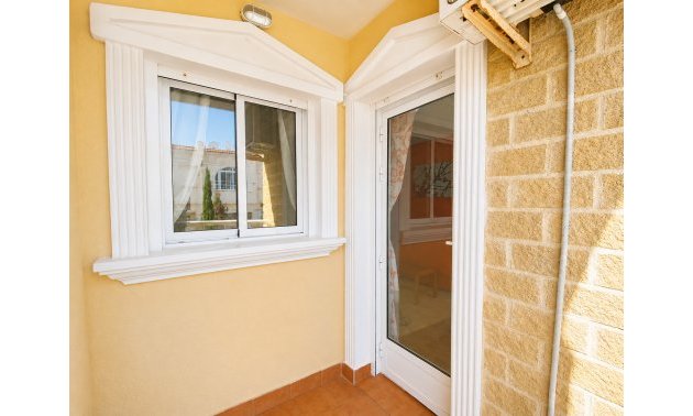 Resale - Apartment / flat -
Torrevieja - Playa Del Cura