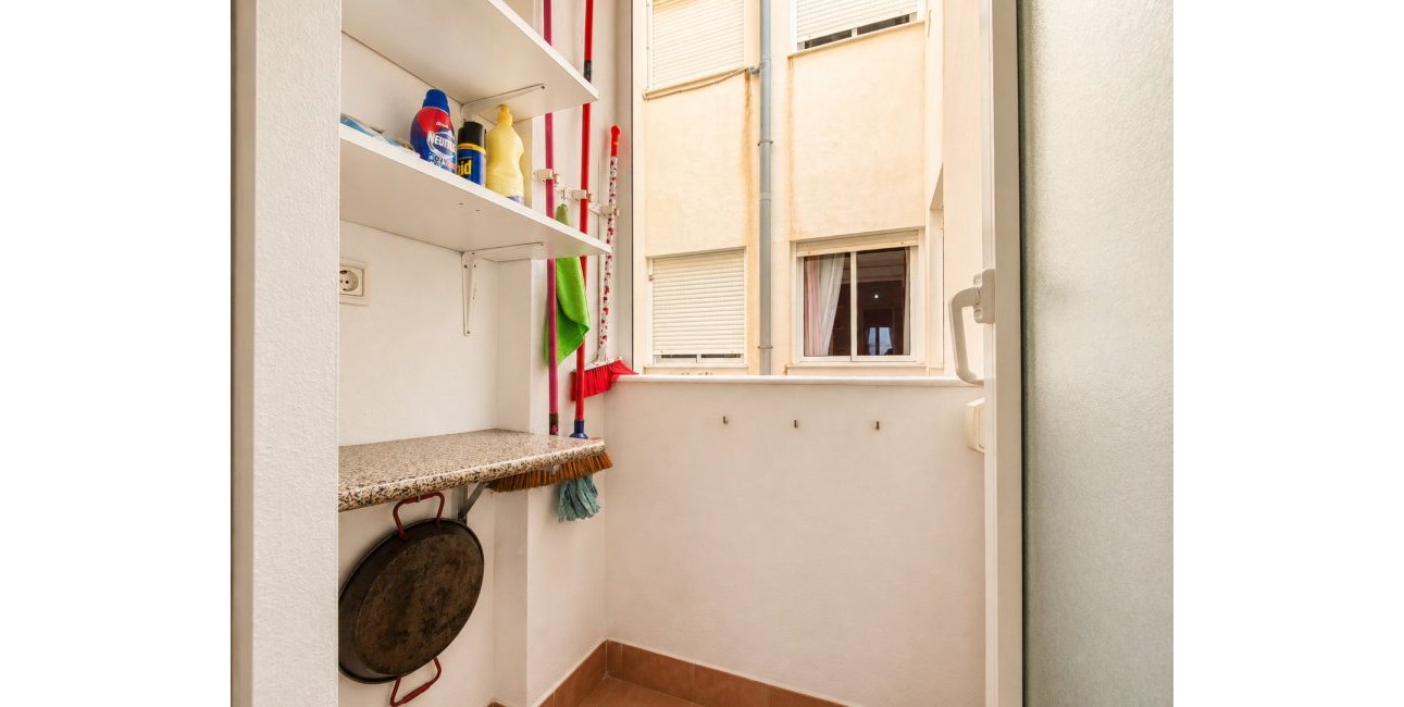 Resale - Apartment / flat -
Torrevieja - Playa Del Cura