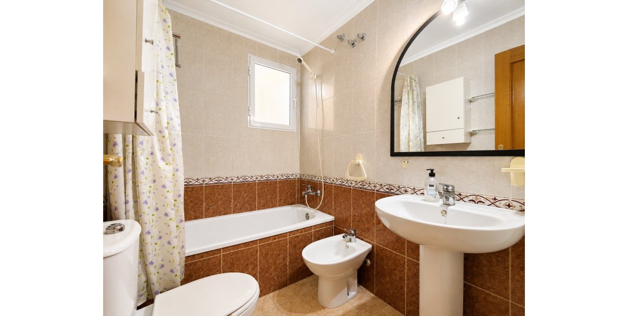 Resale - Apartment / flat -
Torrevieja - Playa Del Cura