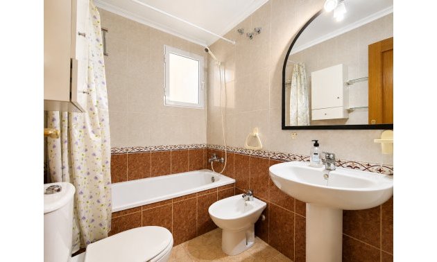 Resale - Apartment / flat -
Torrevieja - Playa Del Cura