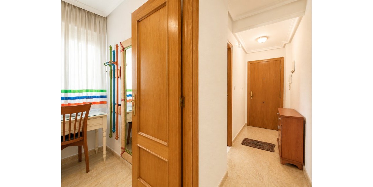Resale - Apartment / flat -
Torrevieja - Playa Del Cura