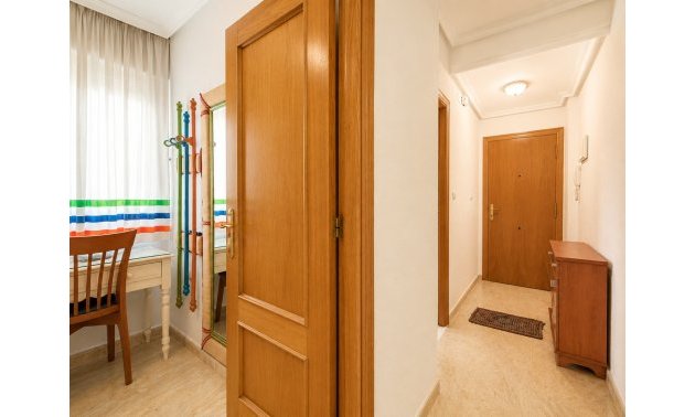 Resale - Apartment / flat -
Torrevieja - Playa Del Cura