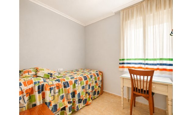 Resale - Apartment / flat -
Torrevieja - Playa Del Cura