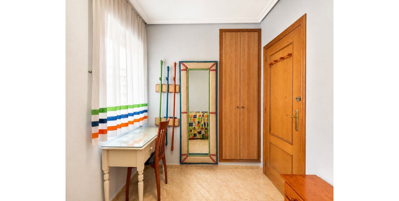 Resale - Apartment / flat -
Torrevieja - Playa Del Cura