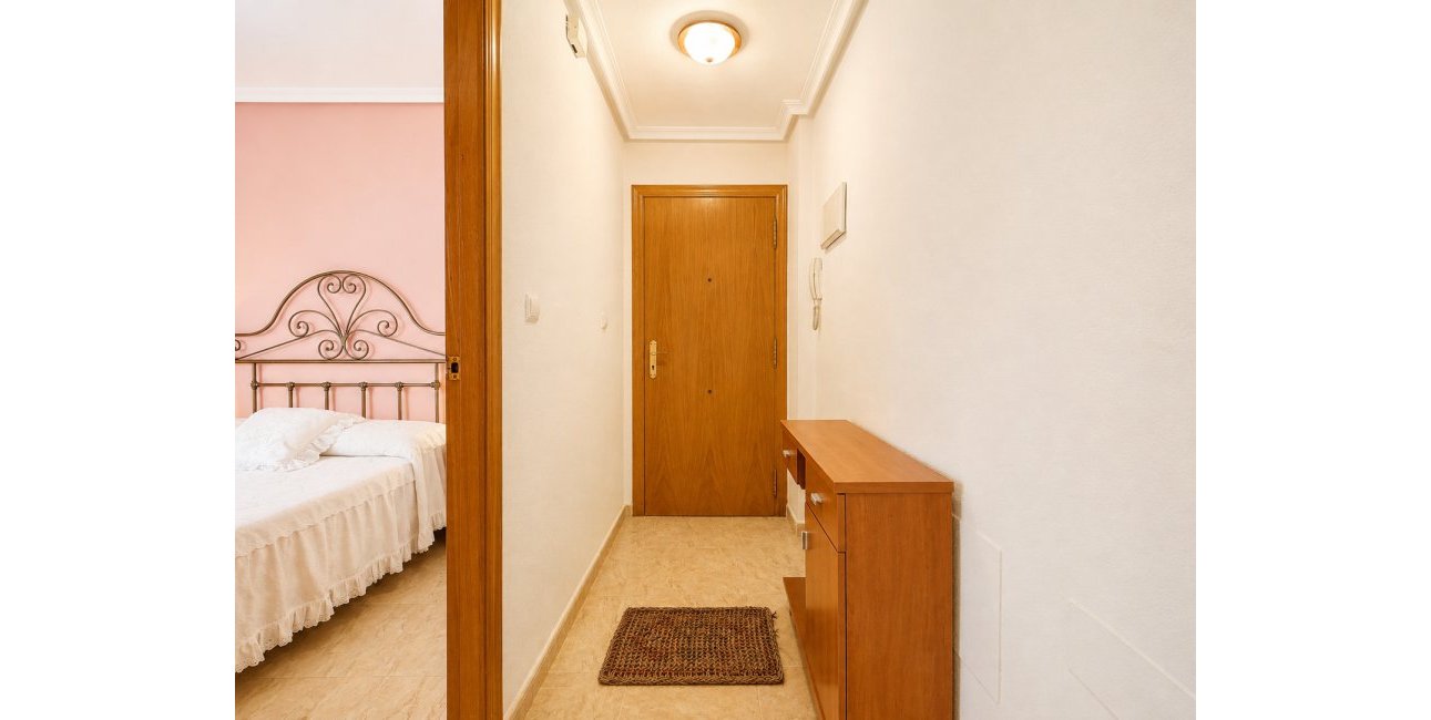 Resale - Apartment / flat -
Torrevieja - Playa Del Cura