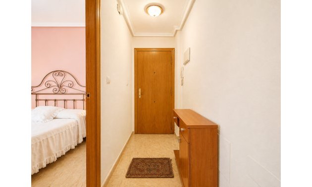Resale - Apartment / flat -
Torrevieja - Playa Del Cura