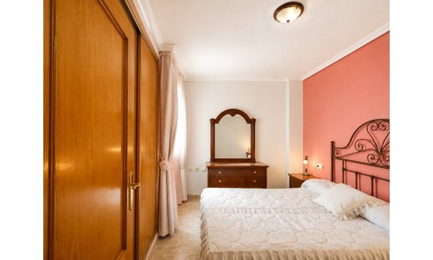 Resale - Apartment / flat -
Torrevieja - Playa Del Cura