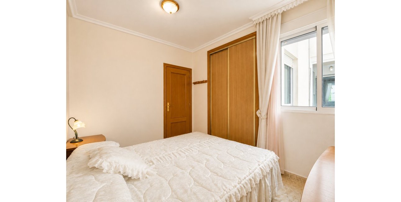 Resale - Apartment / flat -
Torrevieja - Playa Del Cura
