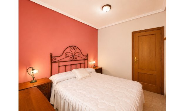 Resale - Apartment / flat -
Torrevieja - Playa Del Cura