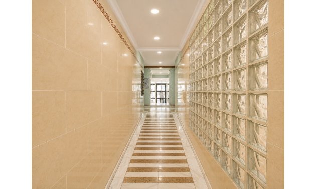 Resale - Apartment / flat -
Torrevieja - Playa Del Cura