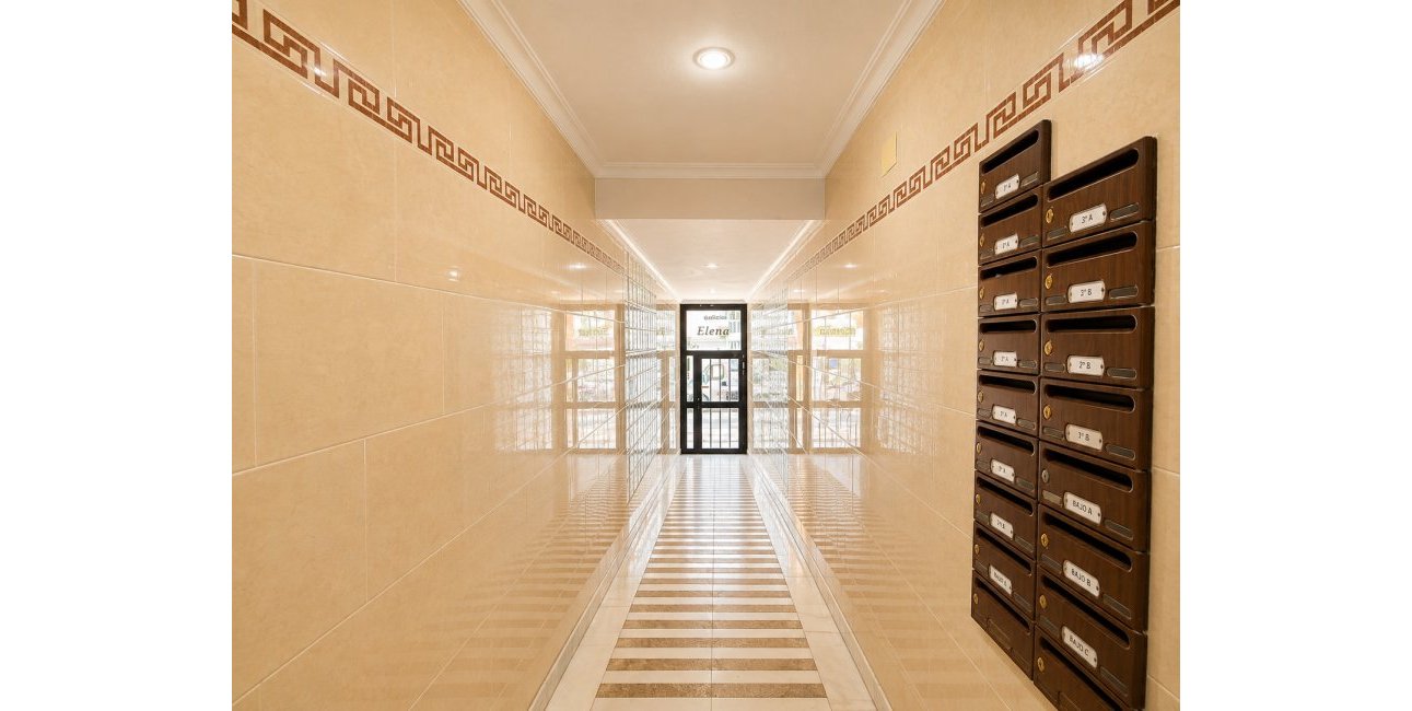 Resale - Apartment / flat -
Torrevieja - Playa Del Cura