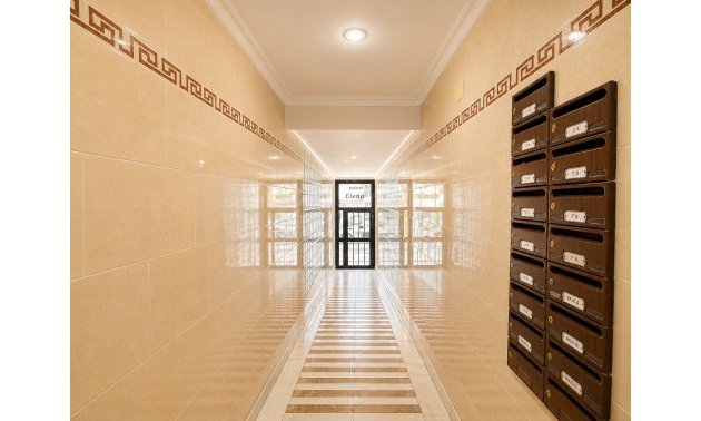 Resale - Apartment / flat -
Torrevieja - Playa Del Cura