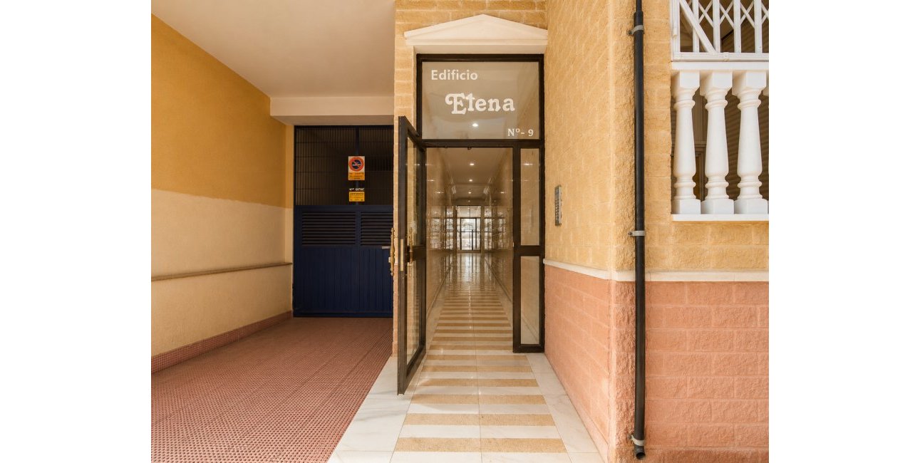 Resale - Apartment / flat -
Torrevieja - Playa Del Cura
